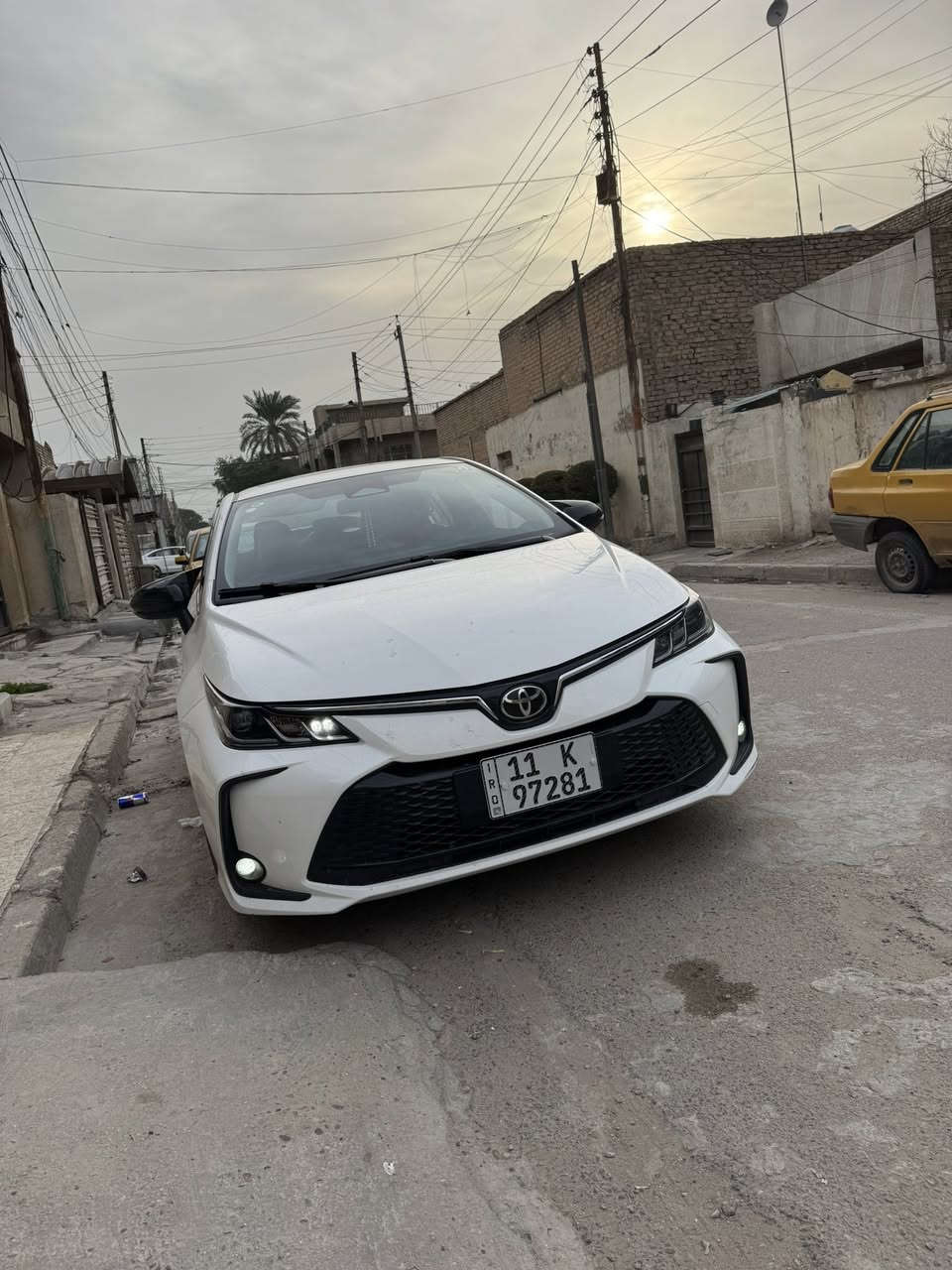 السلام عليكم للبيع كورلا هايبرد ٢٠٢٥ سياره جديده ماشيه 9000 كيلو اخت زيرو فول موصفات كشنات جلد احمر وكشن كهربائي وباقي موصفات الهايبرد المعروف السعر 166 وبي مجال سياره عليها تغليف ستيرن وفرشه دشبول وعليها مطريات وكفرات مري ارضيات حضن يعني سياره متصرف عليها ولا ربع  لسعر 166 وبي مجال للاستفسار ***********
