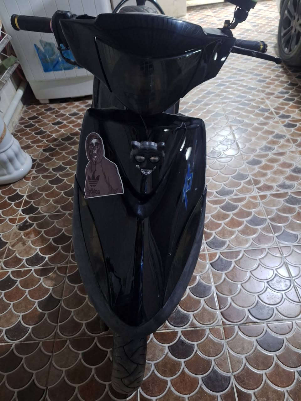 سلام عليكم كفرات ماكس عدلة لونين الابيض هنة او الاسبايدر 20انضاف حيل او السود ٢٠ بدون السبايدة هم انضاف حيل مكاني ديالى بعقوبة الرحمة رقمي ***********
