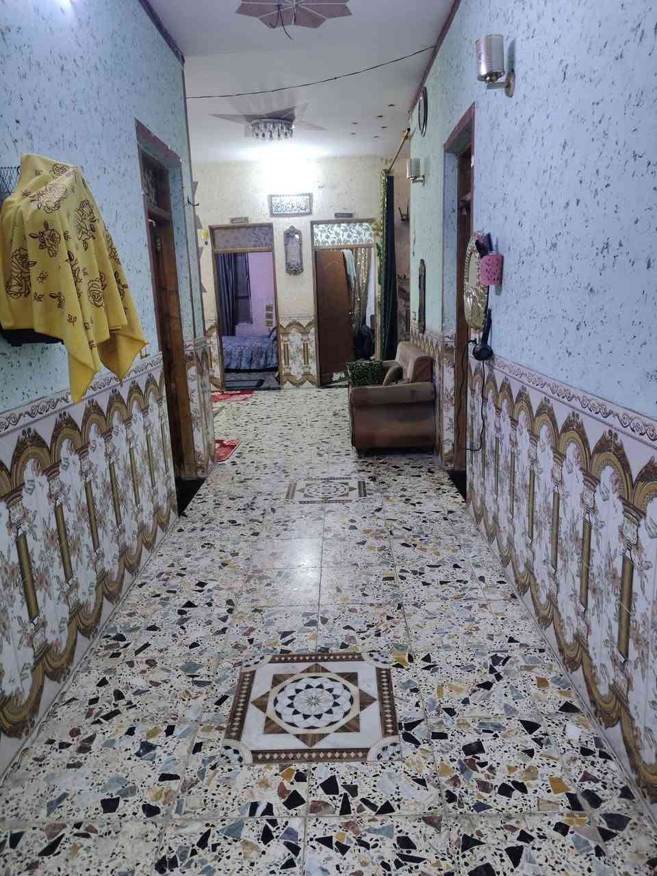 السلام عليكم بيت للبيع في حي الحسن العسكري طابو صرف المساحه 200 متر واجهة 10 والنزال 20 قرب ابو دلال رقم ***********
