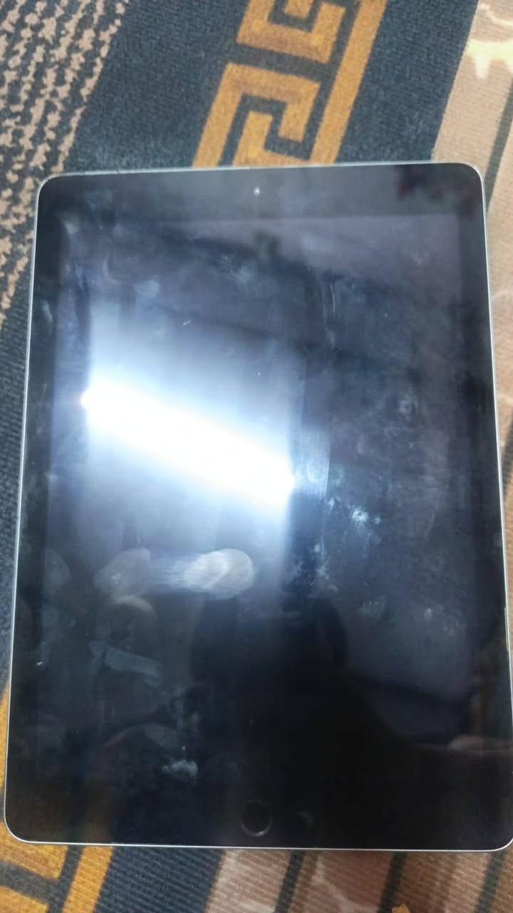 سلام عليكم مقالات للبيع ايباد ونبغان النقال سعره 350 والايباد 200) (***********
