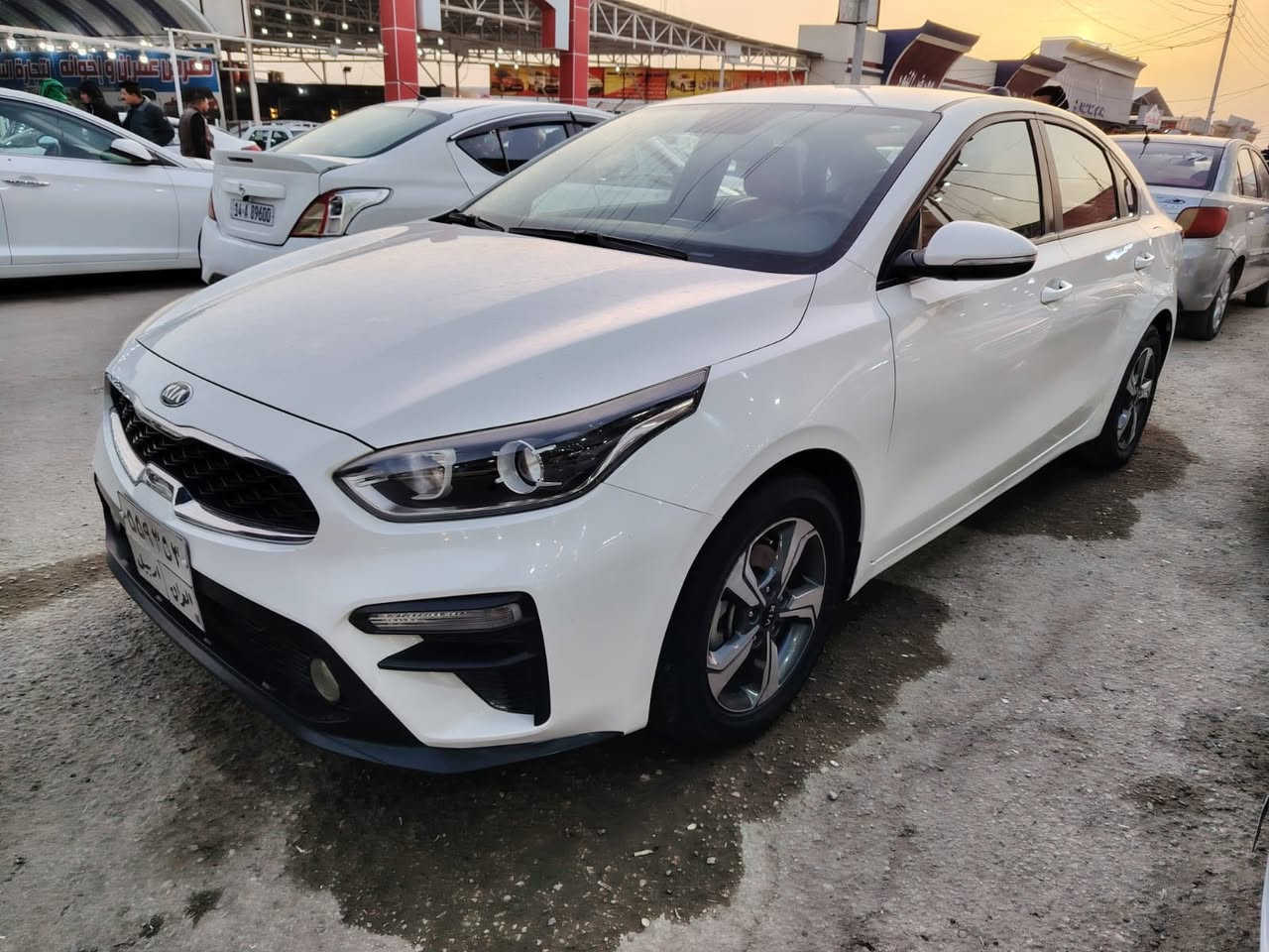 السلام عليكم 
سيراتو  مكفوله بيه بس بقبق جنطه صبغ وباقي كفاله فول عده فتحه جلد ومري شفط تبريد خلفي خمسه ويلكب ما عايزه كلشي سياره جاهزه  لخير مكاني نجف سعر ١٤٥ بيه مجال بصيط 
***********
مكلف بل نشر
