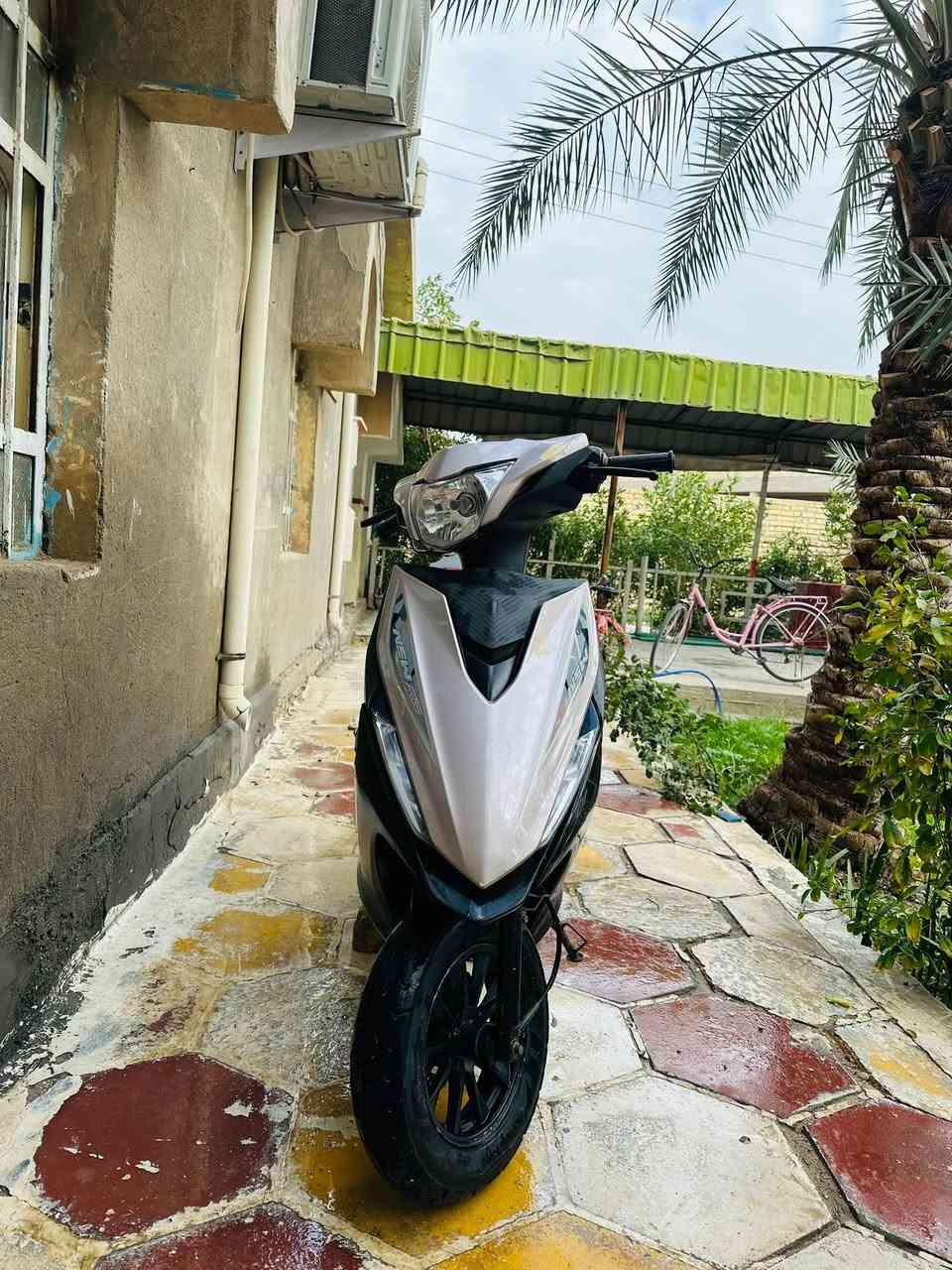 ماكس حديث ياباني مديل 2021 للبيع محرك ما مفتوح كفاله كلشي شغال كهربائيات الدراجه نضيفه مكاني وركاء رقمي *********** السعر 650 وبيها مجال متواجد خاص
