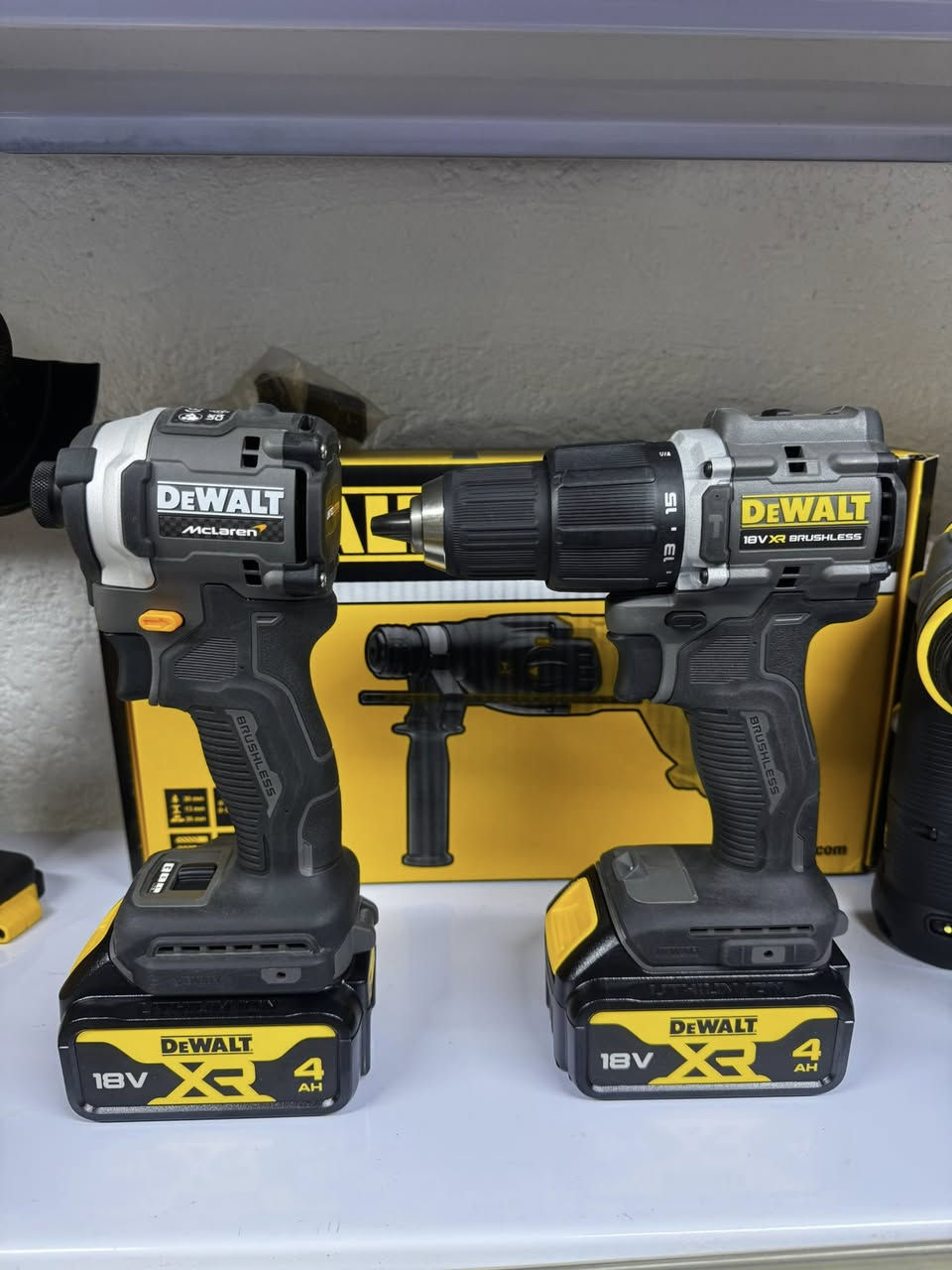 سلام عليكم اخوان 
متوفر اصدار خاص  اصلي كامل وفارغ 
توصيل متوفر 
*********** واتساب
