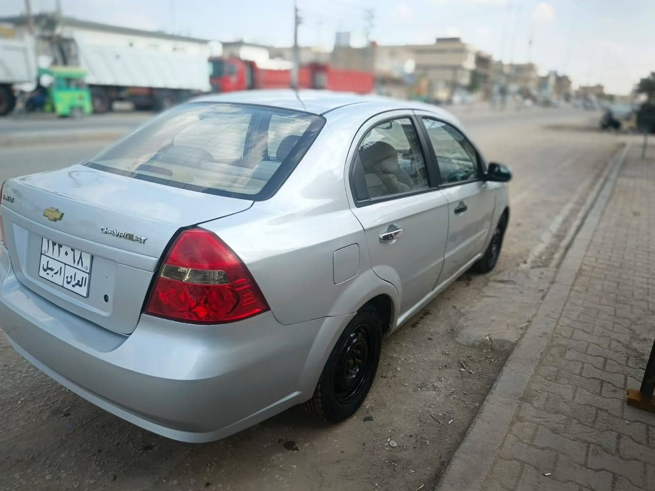 السلام عليكم
افيو موديل 2007

كير اوتوماتيك محرك مسكر

 كير ومحرك مكفولات

بيها 3قطع 

مصبوغه حزام اثر جراد 

شادلها تخم تاير وي سبير 

مكاني نجف كوفه حي ميسان

السعر ٤٨ وبيها مجال حك جيه

للاستفسار ***********
