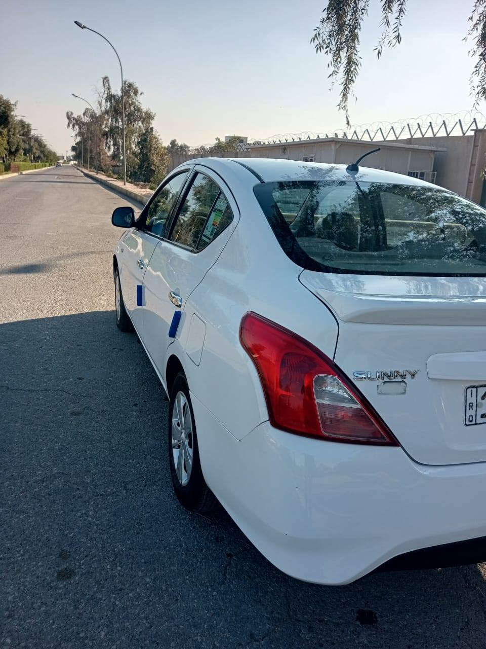 السلام عليكم نيساني سني موديل 2018
ماشيه 120 الف
رقم بغداد
بيها فقط نص بنيد صبغ والباقي كفاله من الصبغ والتبديل
بيها بارد بسيط 
مكانها بغداد 
 ***********
