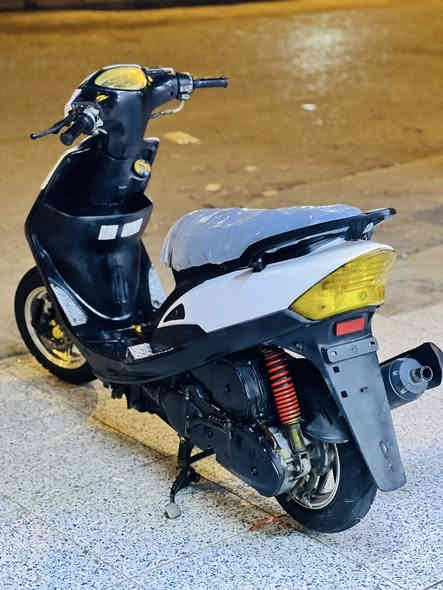 بوشه ٥٥ كفاله من كهربائيات من دبلات تايرات جدد نكره سلف بكل وقت  ماناقصه شي انكر وطلع أوراق بسمي السعر ٦٥٠ بيه مجال الرقم ***********
