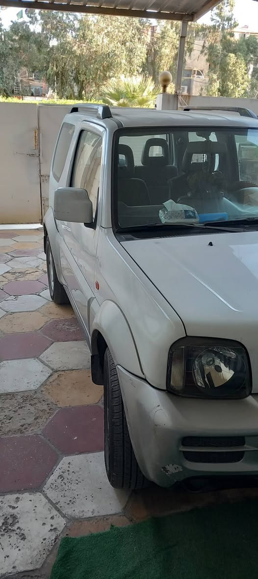 سيارة سوزوكي جيمني ٢٠١١كيراتوماتيك محرك ١٥٠٠السعر٧٨ وبي مجال هاتف ***********
