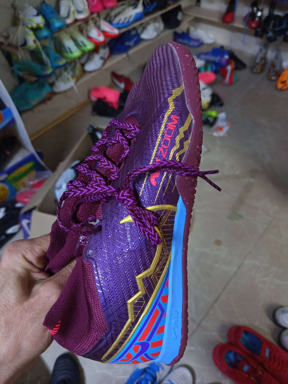 احذیە درجە اولی صالات، ابیع شلع ابیع مفرد
مفرد قطعە ویە توصیل25
شلع 16الف لکل
واتساب-***********
