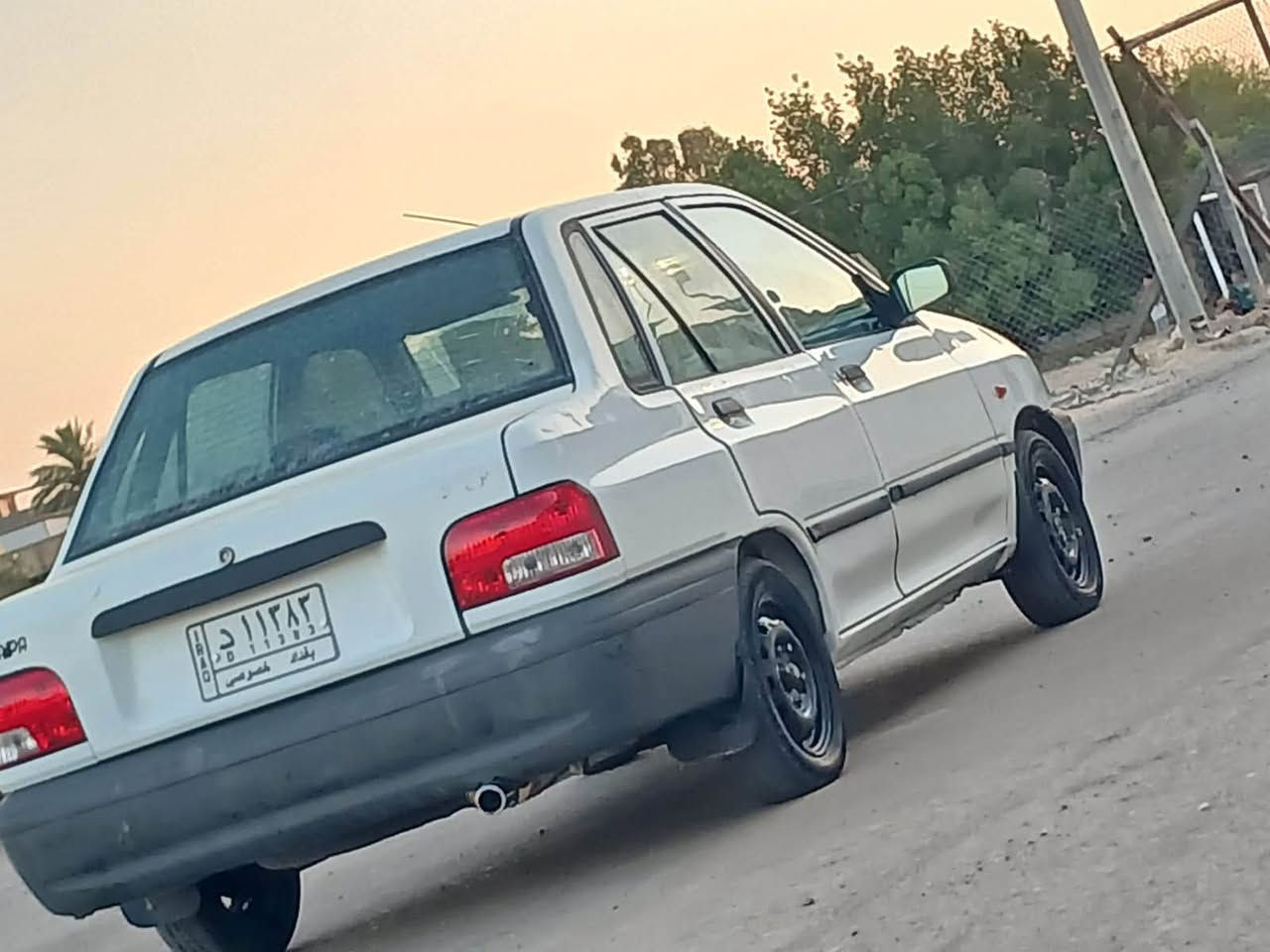 سلام عليكم حبايب سايبه مديل ٩ السيارة مكفوله 
كير ومكينه جدد 
مصفرة غرامات صدر مامي خلفي جديد تبريد ثلج تخم تاير جديد بس واحد تعبان السيارة بيها بس هلالات معمرة باقي السيارة مكفول شواصي مكفولات كهربايات كلها شغاله العنوان بغداد البياع السعر ٣٣ وبيها مجال بصيط نتصل وخادمك***********
