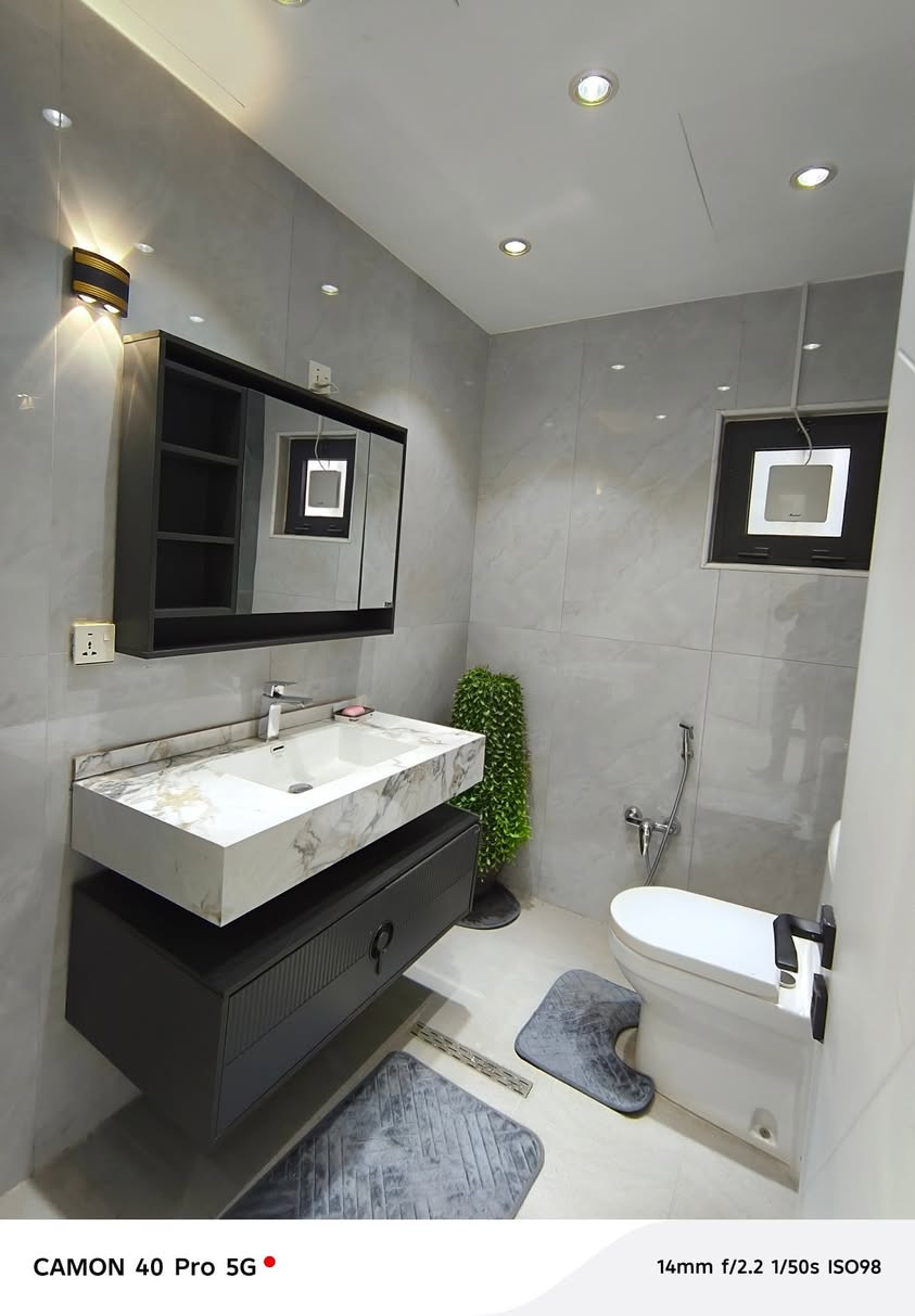 مكتب_ارض_السيدية_العقاري

🏡 للبيع – شقة سكنية مرممة درجة اولى غير مسكونة مع اثاث جديد كوالتي جداً عالي غير مستخدم نهائيا مجهزة بالكامل

📍 الموقع: السيدية – شقق مجمع 5 مجاور دائرة الكهرباء

📐 المساحة:102م

✨ تفاصيل العقار:

🔹 طابق ثاني:
محتويات الشقة
 •غرفة نوم عدد ٢ مؤثث كامل
 •صالة
 •مطبخ
 •خدمات
 •بلكونة
 •
 •
 • 

السعر // 190   مليون قابل للتفاوض 

💼 إذا كنت تبحث عن فرص استثمارية مميزة في منطقة السيدية، لا تتردد بالتواصل معنا في مكتب ارض السيدية
هـ📞
***********
 
***********
عنوان المكتب شارع الأمن او (( المنظمة)) مجاور مدرسة اسكندرونة
