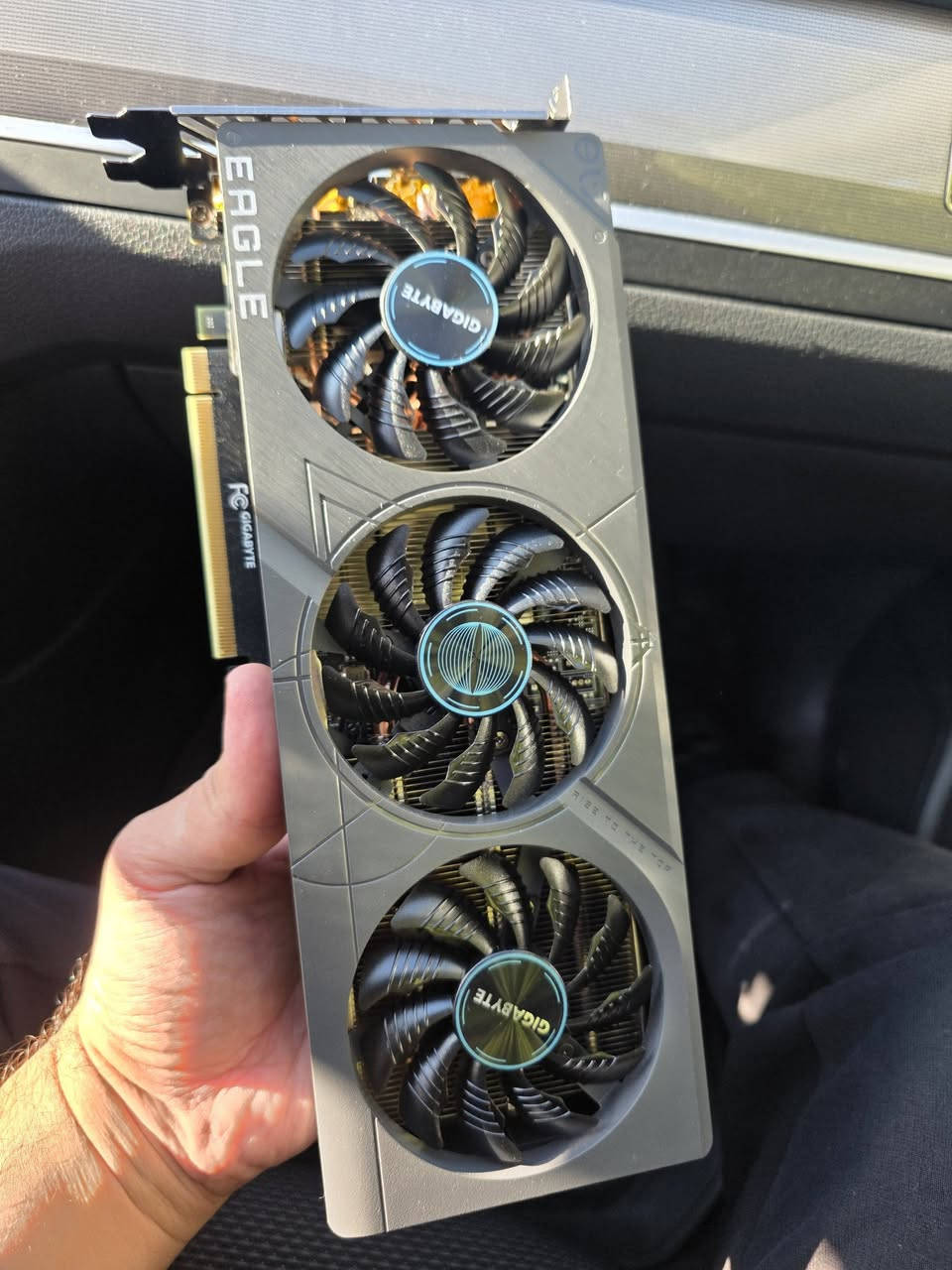 Rtx 4060Ti Eagle 8GB
للبيع كارت شاشة مستخدم نظيف جدا ممفتوح  
السعر ٥٠٠ الف وبي مجال 
العنوان بغداد المنصور 
***********
