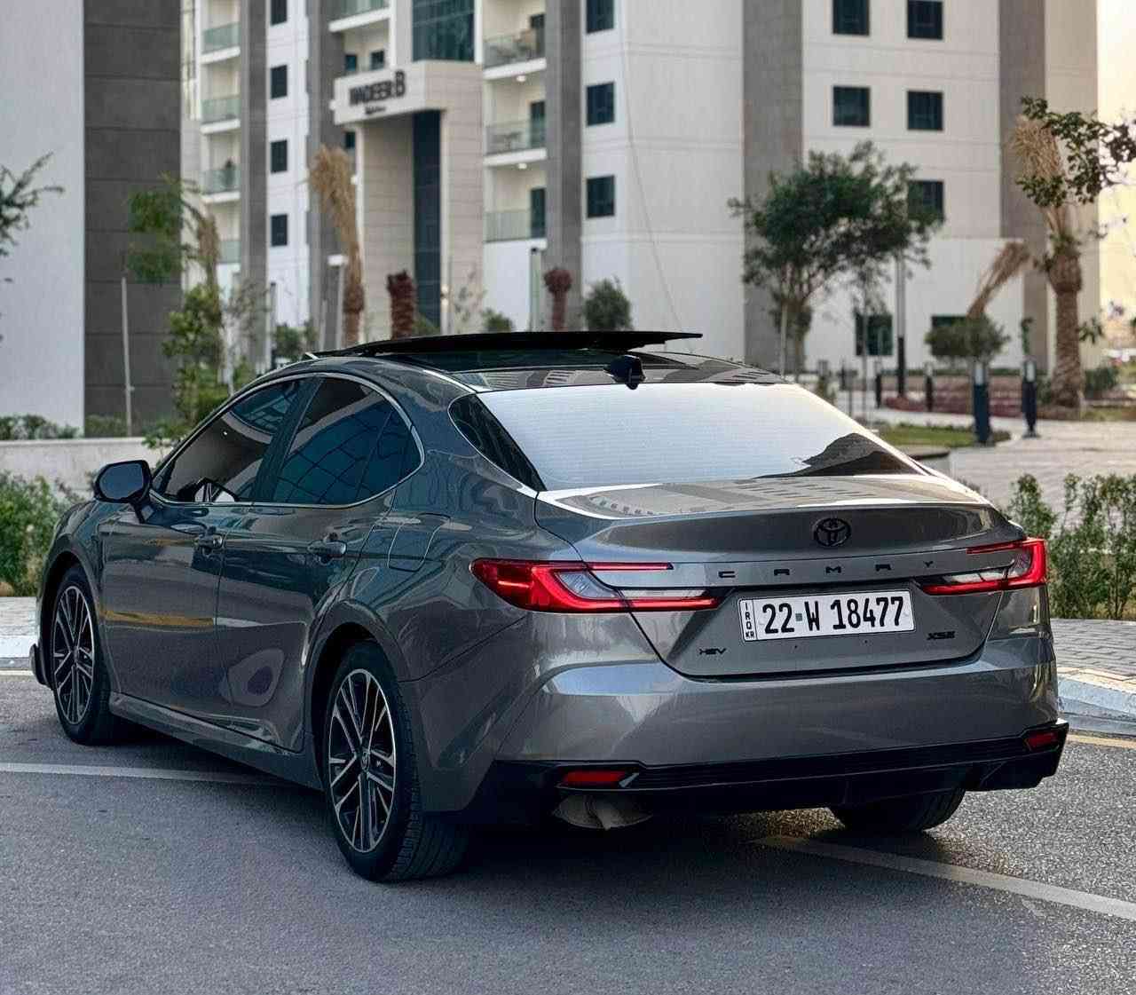 كامري موديل 2025 فول مواصفات 
1. بانوراما 
2. رادار امامي وخلفي 
3. كشن هيتر 
4. ستيرن هيتر 
5. نقطه عمياء
6. اوتو هولد 
7. اوتو ستوب 
8. كار بلي اوتو 
9. محرك 2500 هايبرد 
10. ماشيه 20 الف 
11. العنوان بغداد 
12. للاستفسار *********** 
13. ضرر السياره 3 قطع بدون دواخل بدون ايرباك 
14. سعر مناسب جداً 235 ورقه بغداد, العراق
