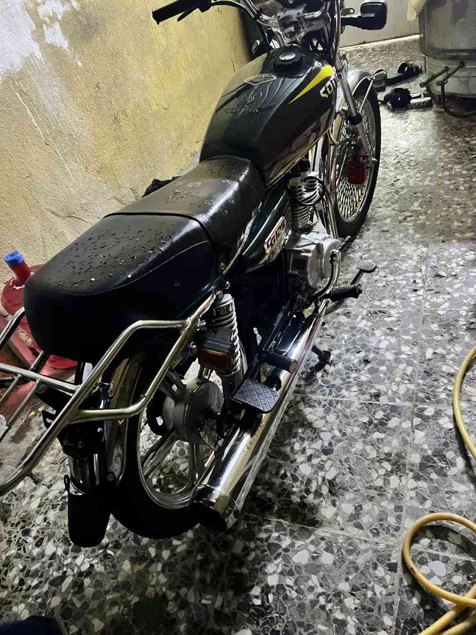 دراجة ايراني للبيع 24 نضيفه بيها اوراق  للأستفسار هذا رقمي بغداد الشعب***********
