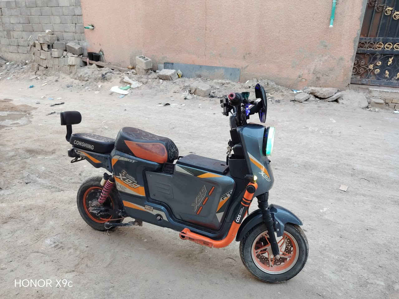 دراجة شحن X900 بيهه كم بطارية منفوخة السعر ب ٣٠٠ وبيهه مجال ***********
