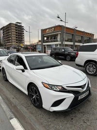 كامري موديل ٢٠١٩ فول بدون ايرباك السعر ١٨٨ وبيها مجال مكاني بغداد ٠٧٧٣...