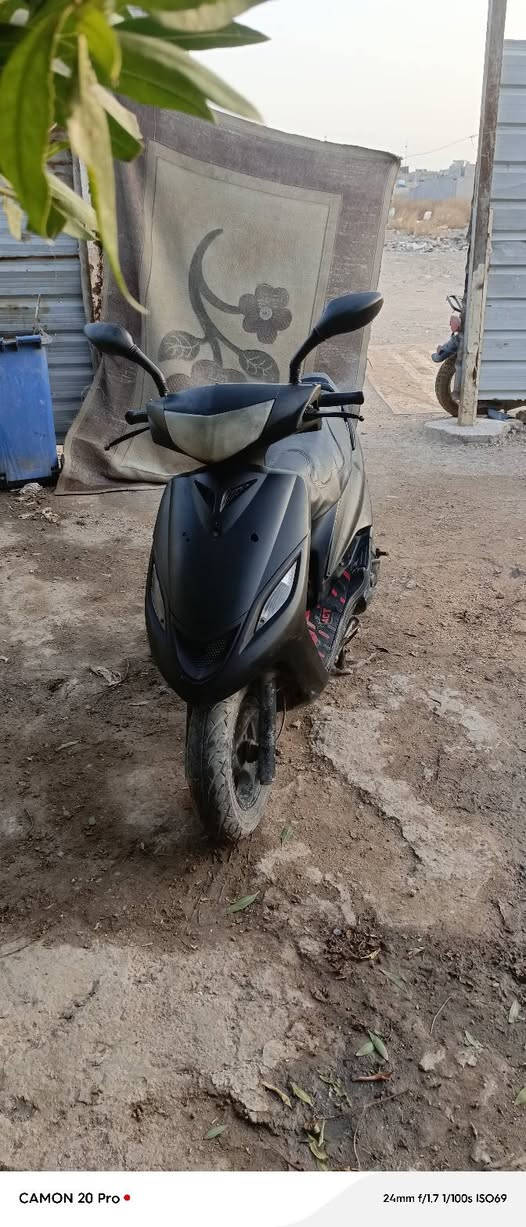 السلام عليكم دراجه ماكس 140كلشي شغال مكينه نضيفه ودراجه كامله مكمله سلف هندر وشوكت ماتجيه بس أنكر سلف وطلع وسعره 300قفل واليحب يراسل موجود وتساب***********
