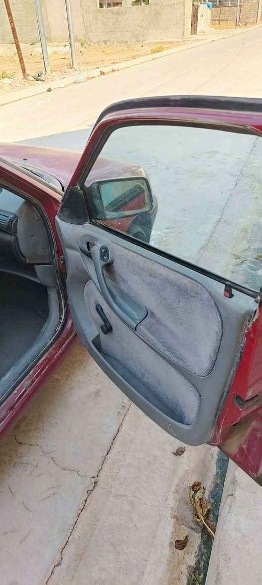 اوبل استر 
الموديل 1993
محرك 16 كصه جديد شرط
كير شرط 
سنويه باسمي جديده
هزه جديده
ارقام انگليزي جديد 
بطاين جدد 
لايت زنون عالي ناصي 
فتحه سقف 
مسجل سماعات كله شغال 
كهربائيات شغاله 
السعر 31 وبيها مجال 
***********
