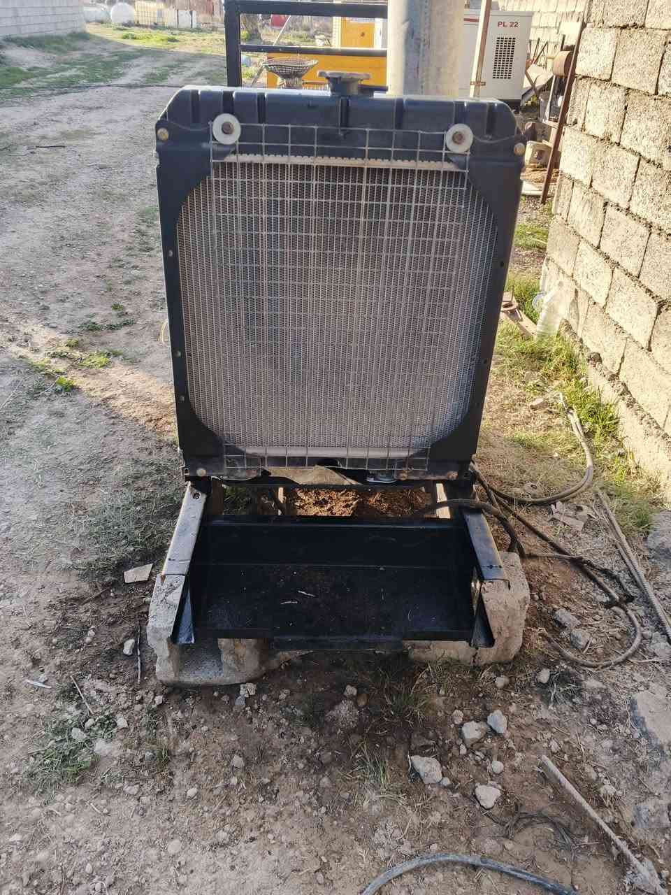 السلام عليكم عندي مولد لبيع بيركز نكليزي فوركسن 3بستم راس توليد 30كيفي حجم بستم  91ملم لاتبخير ولاتنغيص عنوان بغداد ابوغريب ***********.   ***********
