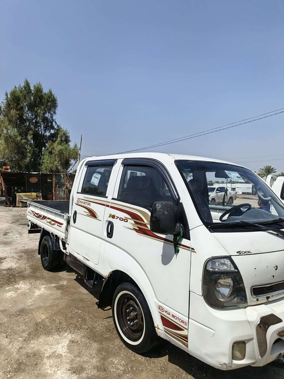 السلام عليكم كيا بنكو موديل ١٣ رقم واسط للبيع سياره نضيفه كير ومكينه وشاصي وحداديه مال جناي ماعدا بوش بلستيرن 
بسيط سنويه للا٢٠٢٩ 
***********
