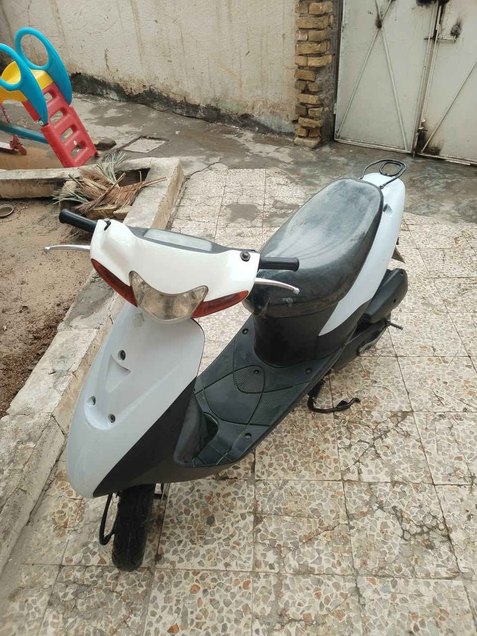 سازوكي رياضي جاهزه بدون اي نقص مكينه جديده ما مفتوحه شرط الفحص السعر ٤٠٠ قفل
***********
