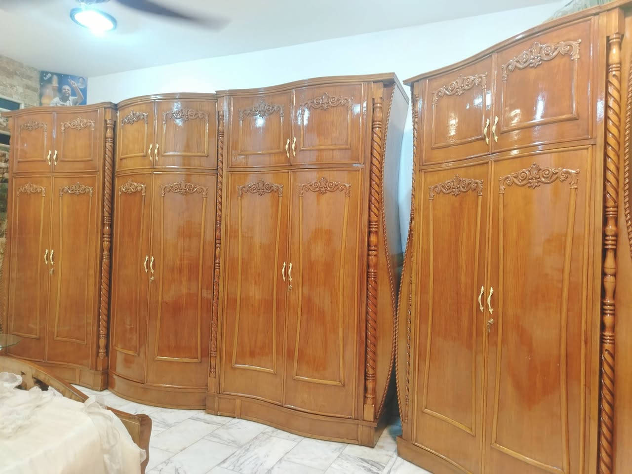 غرفة نوم تسكام صاج داخل زان درجة الاولي شغل ثقيل ضهر جرجوبه خمسه ملم استعمال قليل مابيها اي ضرر تكمه مكفوله من الشخط تكمه الواقع احله من الصور العنوان حلة حي الجزائر ***********.  ***********
