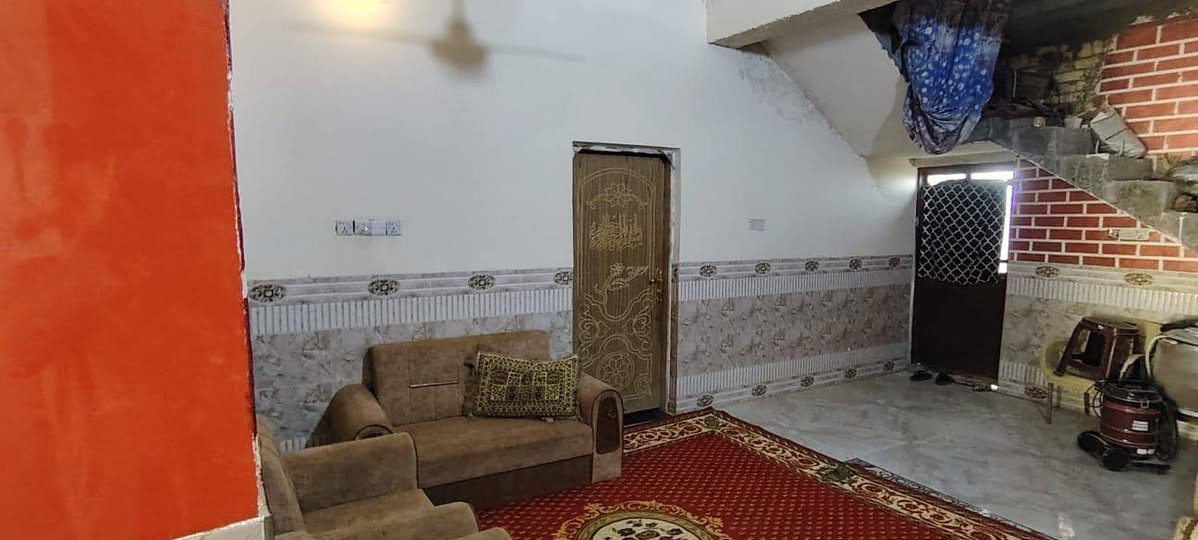 مكتب عقارات ألـــتـوبي
المساحة المطوبة 100 متر الصوب الكبير 

بناء جديد طابوق والسقف عكادة ومهيئ للطابق الثاني 

كله سراميك استقبال (برانية)ومطبخ وصالة 

وغرفة كبيرة وحمامات خارجية وداخلية وطارمة

وكراج سيارة 40 متر هذا غير مطوب ولكن هو للبيت 

فالمجموع 140 متر للستسفسار ***********
