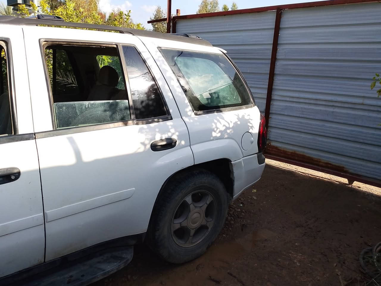 متاح سياره ترل بلايزر موديل 2006 حجم المحرك 4200 رقم بغداد الجديد هزه جديده محرك وگير نظيف تبريد  الكمبريسر عاطل دواخل نظيفه تخم تاير جديد مكانها بغداد طارميه السعر 75 وبيها مجال للاستفسار الاتصال على الرقم ***********
