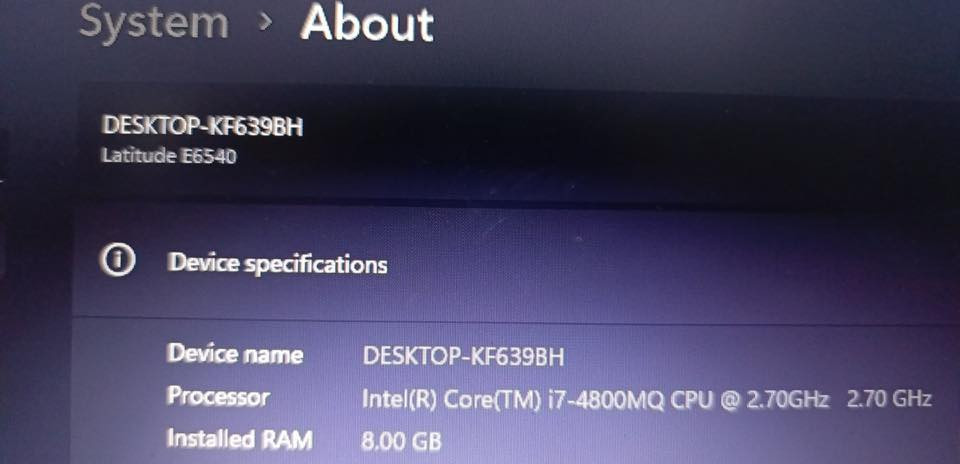 السلام عليكم حاسبه دل cor i7رام 8 هارد ٢٥٦ ssd  وكارت شاشه خارجي وداخلي فول بلالعاب جي تي اي فايف وألعاب قويه جدا   تشغلهن بطاريه جديده بلجيس تشغيل ٣ ساعات ونص حاسبه جديده كلش وبيهه ملحقات هواي حقيبه و قاعده مروحه ارضيه و ماوس وقاعده ماوس وشاحنته الاصليه وهارد خارجي ٢ تيرا للاستفسار ع واتس او الاتصال ***********
