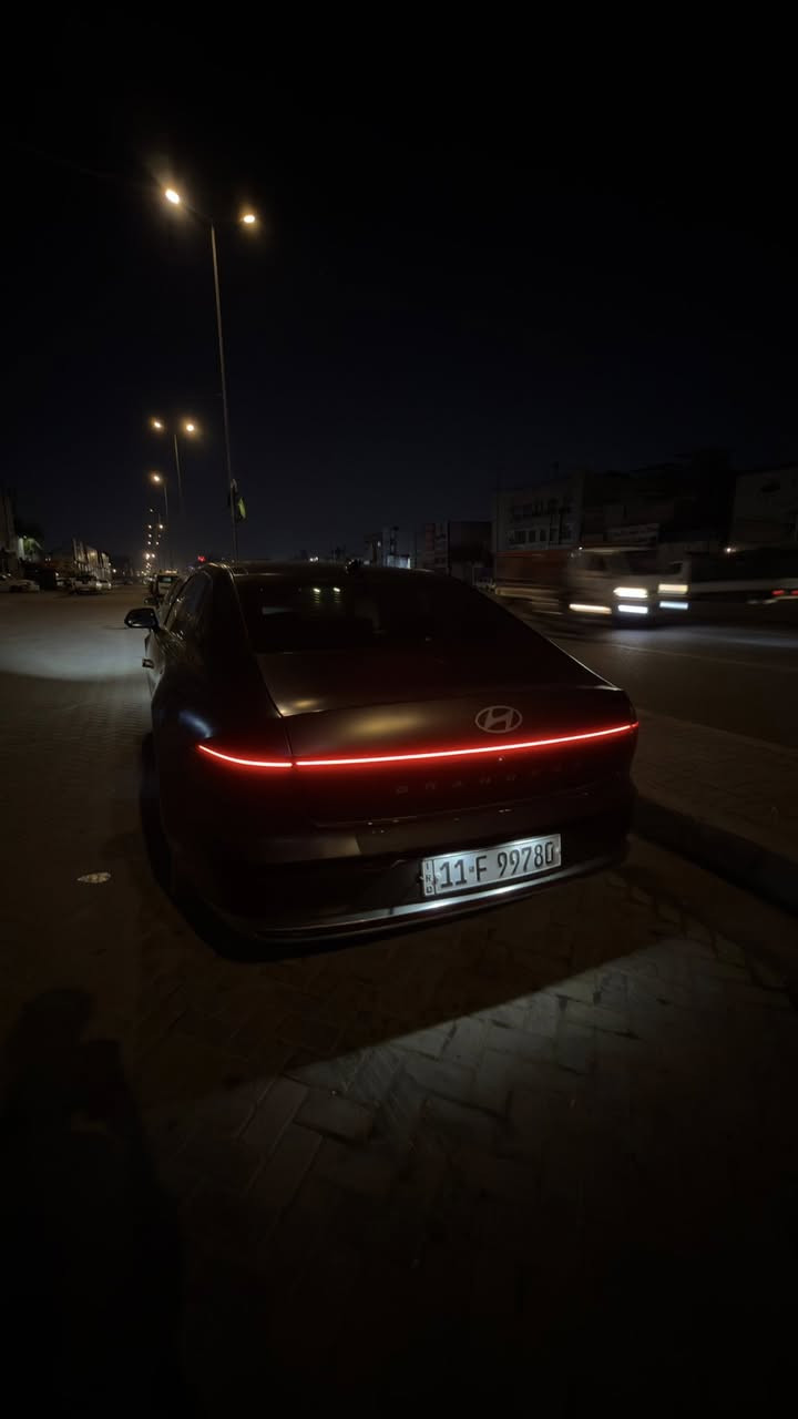 كراندر 2023 فول مواصفات ماعدا الداتشو والاضائه الداخلية الوحيدة اسود طافية بلادي السياره رقم بغداد باسمي مكان السياره بغداد السعر 270$وبيها مجال حادثه الدوسة التحت باب السكن للاستفسار *********** السياره وارد كوري 4 سلندر تيربو هايبرد
