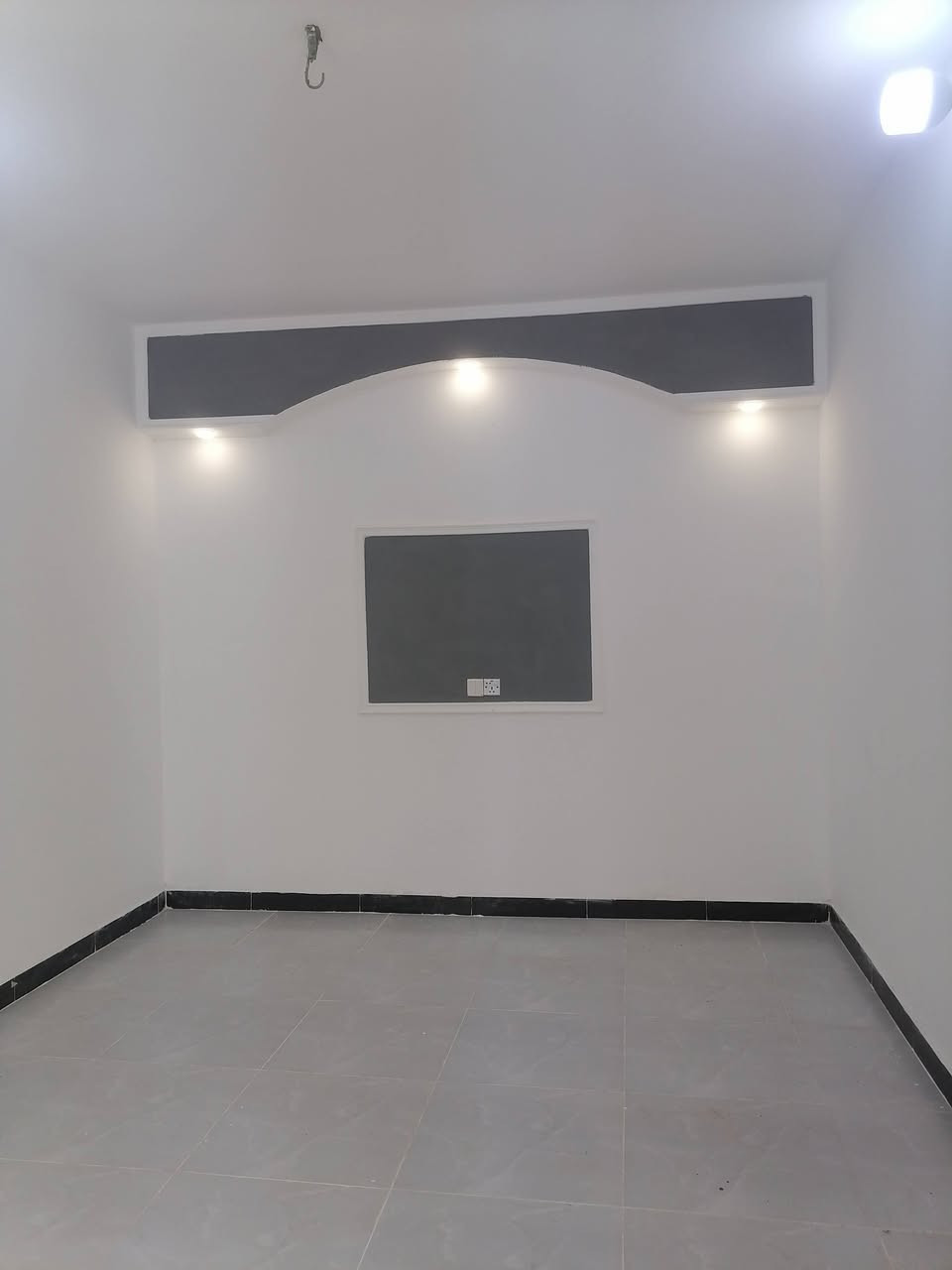 سلام عليكم بيت البيع  زراعي بحي شهداء
المساحه 130متر
البناء غرفتين6×3
مطبخ 3×4
ديوانيه 6×3
صحيات خارجيه
تصال عل هاذا الرقم***********
