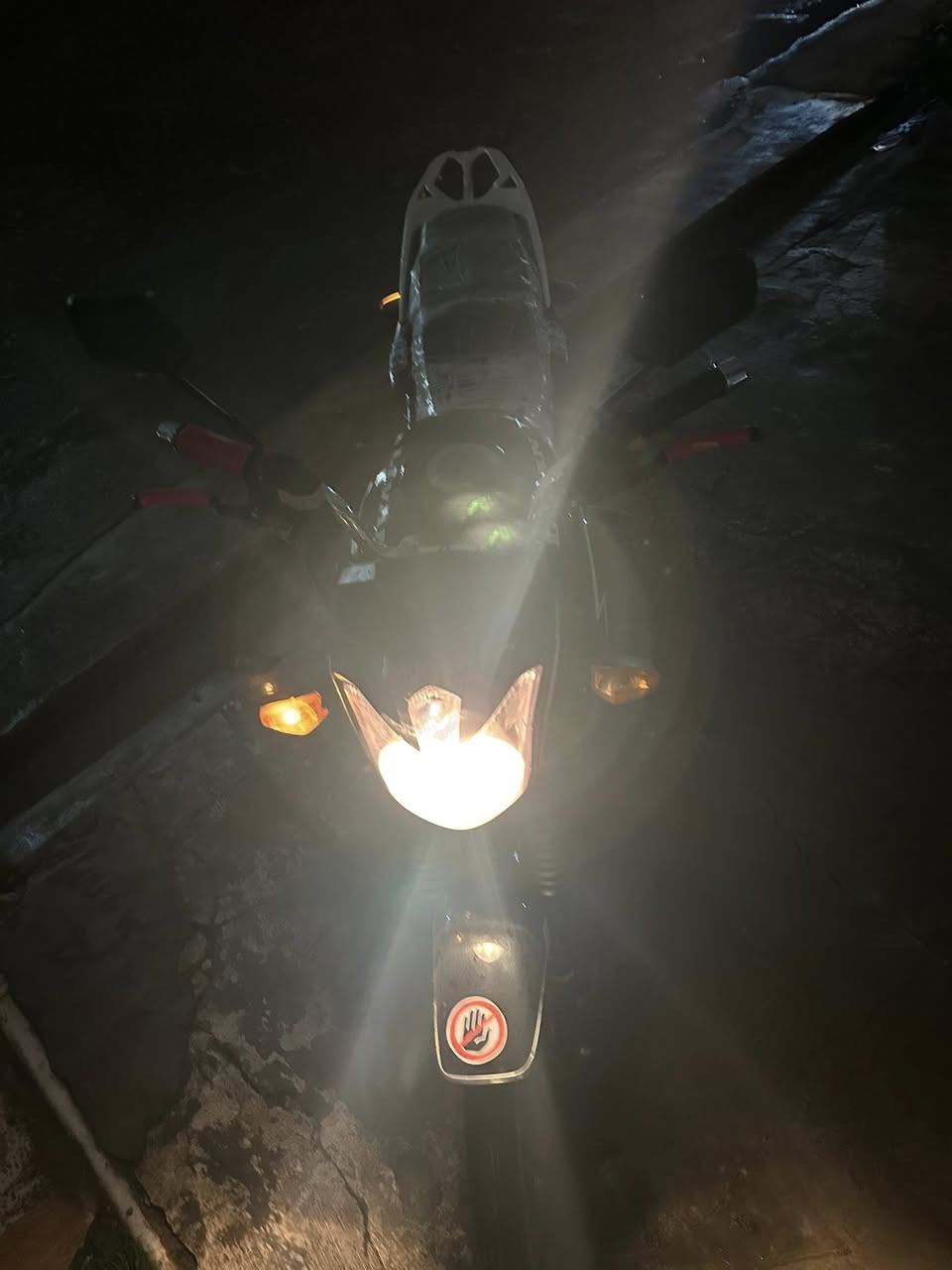 منفيست اصلي موناقصه ولأربع واتساب ***********
