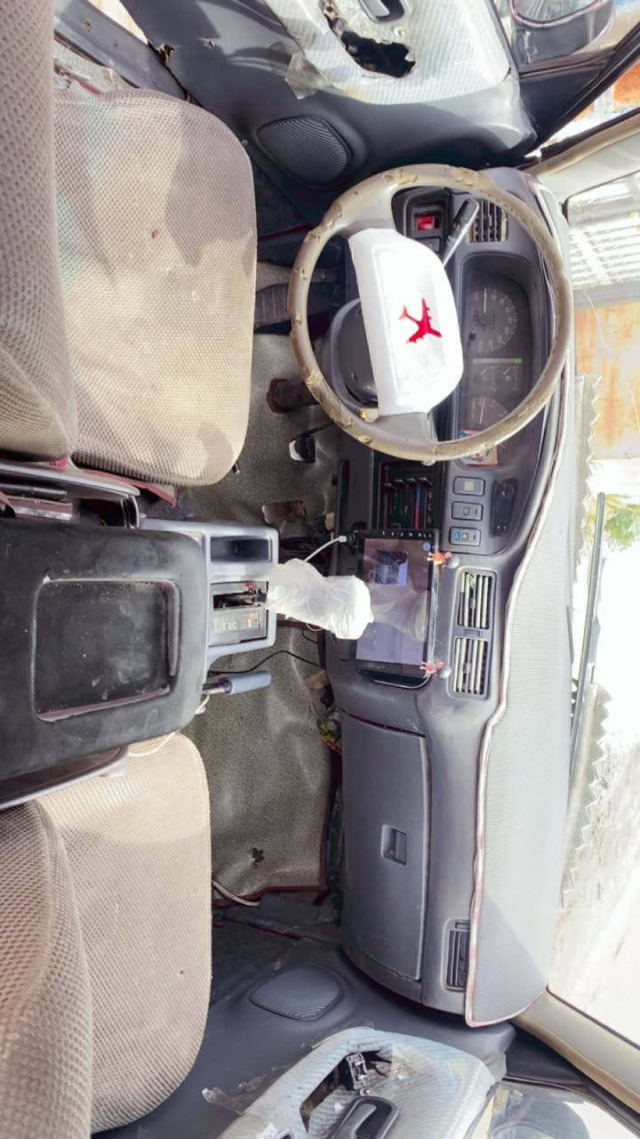 ملاحضة. بسبب وعود الكاذبة اخوان المو شراي لا يعامل وتصل ويتفق وما يجي .فارة للبيع عكس سيارة بيهة بس حجل  مصبوغ والباقي بلادي سيارة نقص بس بور استيرن واشكم ملاحضة السيارة جاهزة كبل للشارع زنون ثلجي عالي ناصي مكينة ففتي المكينة كير اكسل كفالة رقم نجف السيارة عليهة غرامة ٦٠٠ الف ينزلن من السعر وسعر ٣٨ 
***********
