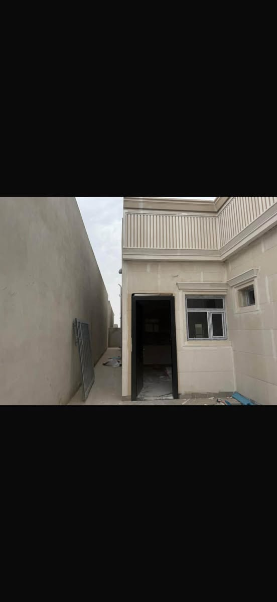 السلام عليكم يوجد دار للبيع مجمع دجله  تكريت الديوم طابق واحد مساحه 200 متر واجهه 10 نزال 20 شارع 15 تسليم شهر الثالث يتكون  من  مطبخ غرفتين النوم استقبال مجمع صحيات عدد اثنين 
السعر الكلي 135 مليون
واصل 55 مليون
عندي استلام المفتاح 15 مليون
بدون قسط  سنوي 
القسط الشهري مليون فقط
الدار بدون مبادره
الاستفسار على الرقم ‭٠٧٧٢ ٥٧٦ ١٠٩٩‬
