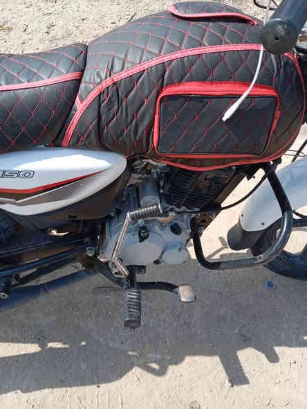 السلام عليكم 
دراجه بوكسر نضيفه وكلشي بيها بلادي وكامله على 24حبايه مرقمه سنويه ديالى مكاني بغداد علي الصالح 
السعر خاص ***********
