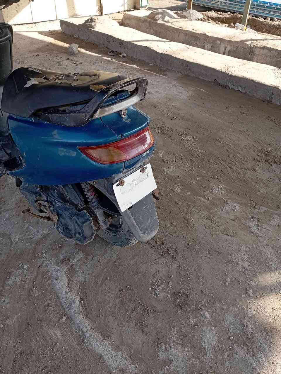 السلام عليكم دراجه فراشه فحل للبيع مكفولة كفاله عامه دراجه كله شغاله السعر 290وبيه مجال للشراي المكان الحمزة الغربي ***********
