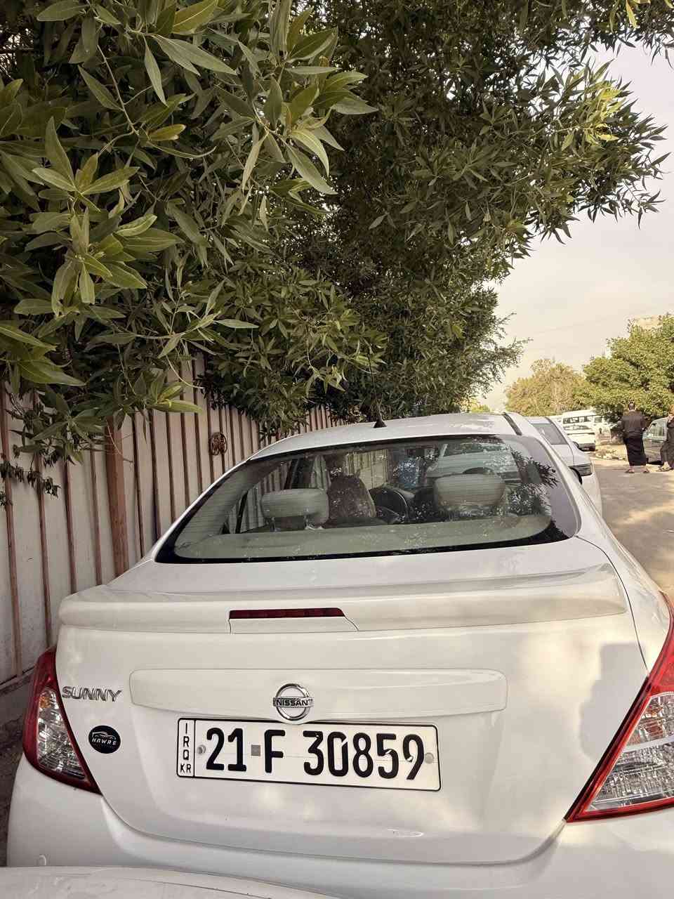 سلام عليكم 
نيسان صني هنديه مديل 2021
ماشيه 70
رقم سلسمانيه تحويل ثاني يوم 
بليته زركه 
116دولار 
بيها بارد بلجامغ الوره ومصبغ على كد اربع اصابع فقط
مكاني بغداد 
***********
