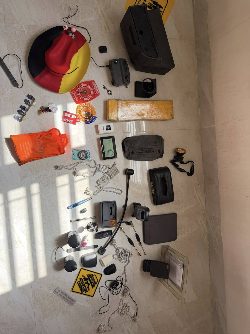 سلام عليكم لل بيع اوتفان اصلي ابلادي يده صندوك اصلي ابلادي الماني و صدمه اصلي الماني حاويه مال نفايات ابلادي واكو اهوايه غراض بيها ابلادي لل بيع لل استفسار اتصل ***********
