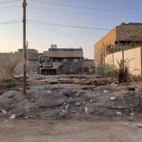 ال نياز • ٤٠٠م • على شارعين