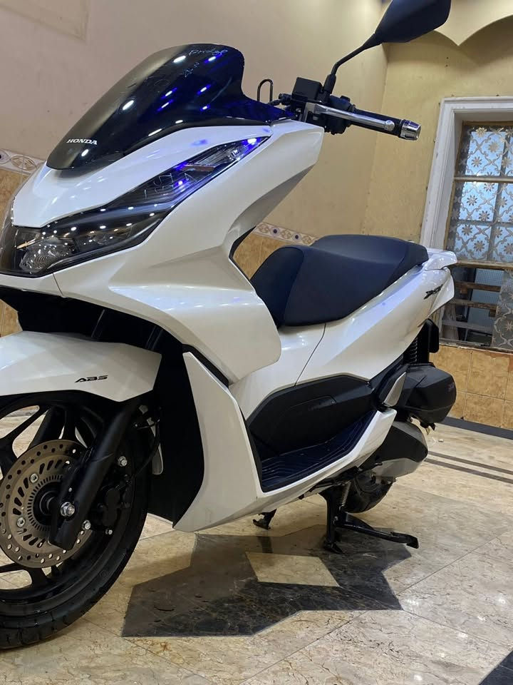 سلام عليكم. هوندا pcx الجيل الرابع
2023ام العلايم السود (ياباني اصلي )
حساس ازدحام 
حساس استان. كهربائي 
النضافه 100‎%‎100
بصمه عدد 2 مفتاح طوارءى 2
ممشى 9 الف قابل لزياده 
الدراجه مكفوله كفاله عامه من كلشي ماخذه زيرو 
العنوان  بغداد مدينه الصدر شارع الداخل 
للاستفسار ***********
ملاحضه غير متواجد على الفيس
