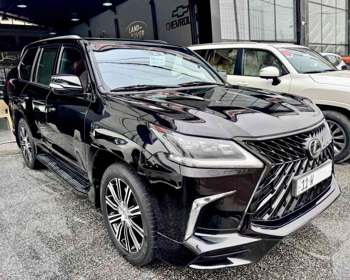 لكزس 2018 رقم بغداد
فول مواصفات 1/1 
فتحة بصمة حساسات 
كامرات شاشات 
رادار جكات 
كشنات كلها كهرباء وتدفئة تبريد 
وباقي المواصفات المعروفة 
كير محرك حدادية تخم تاير كلة جديد 
السيارة جديدة بدون صبغ 
فقط شبر بارد بالباب 
***********
