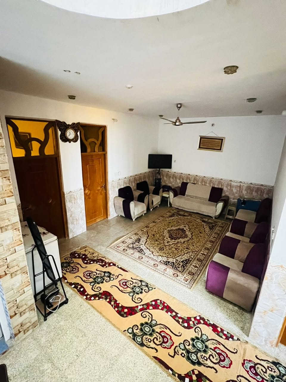 بسمه تعالى
بيت ب الخاجية
 مساحه 200 م  ب 8000 خلف افران العراق 
بصف الركن قريب ع مدرسه 
شارع 12 
مطلوب اسكان قليل باقي عليه 

🛑 ط1 
غرفتين 2 ،استقبال ، هول ،مطبخ ، صحيات عدد 2 
حمام عدد 2 خارجي وداخلي 
طرمه وترك 
 🛑ط2
غرف عدد 2
هول , صحيات 1
🍁🍁🍁🍁🍁🍁🍁🍁🍁🍁
للاستفسار او الاتصال على الأرقام التالية
***********
🍁🍁🍁🍁🍁🍁🍁🍁🍁
