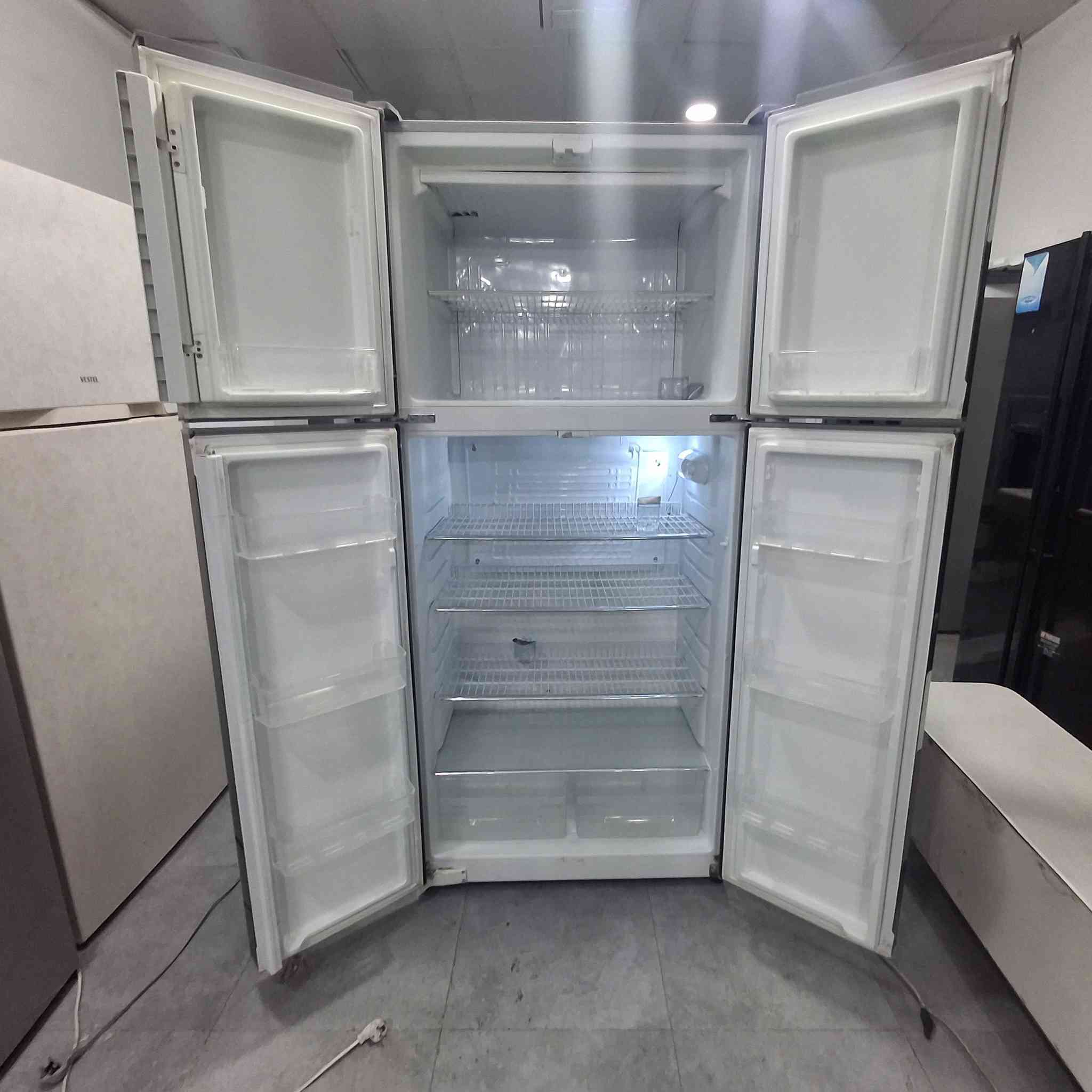 السلام عليكم ثلاجه ومجمدة ٤ابواب ٣٢ قدم فول نظافه واصل للمنزل داخل أربيل مع ضمان اسبوع رقم تواصل وتساب ***********
