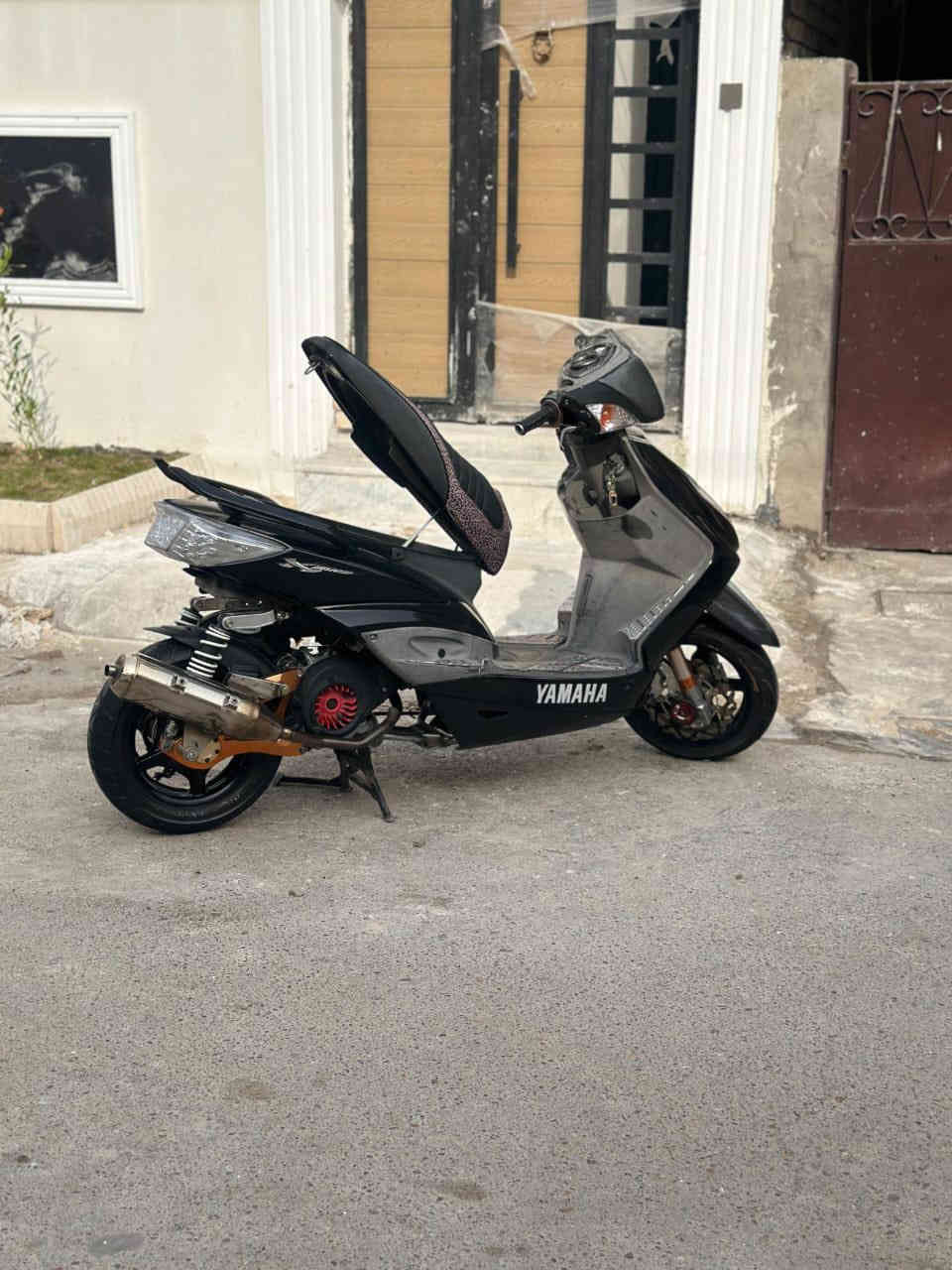 السلام عليكم دراجه سكنس مزوده جايه من الرمبه كابريتر محرك راجع 10c والدراجه محرك جديد وكفرات مكفوله وكلهه بلاديه كهربائيات كلهه شغاله شلعه كلش قويه معدل تخبل مكاني الحريه رقمي ***********
