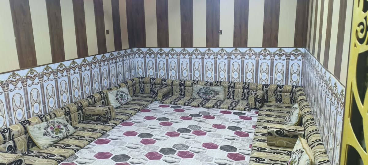 يتوفر بيت للبيع
📍 الموقع: خلف البريد، مجاور بيت حسن آل جرود (بفرع)
▪️ المساحة: 143 م²
📄 نوع السند: طابو صرف حر
تفاصيل البيت:
استقبال 4×7
غرفة 4×5
مطبخ 4×5
صالة 4×8
💰 السعر: 80 مليون
📞 للاستفسار:
***********
***********
عبدالله للعقار
#بيع_وشراء_العقارات
#غماس
#الديوانية
