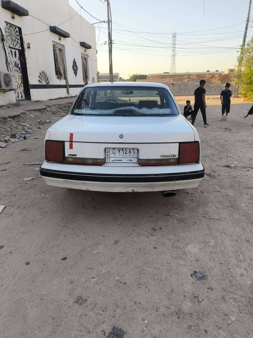 السلام عليكم اولدزموبيل موديل 1990رقم بغداد مشروع وطني سيارة جديده او حلوه اوجاهزه حتى تبريد شغال تخم تاير ابو الخطه جديد باتري جديد كهربائيات حداديه مكينه كله جديد والحمد لله للاستفسار *********** النجف, العراق
