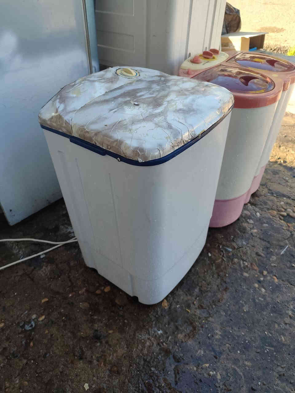 اغراض للبيع كلو نضيف وضع شركه غسالات ثنين وحده بس غسل وحده تنشيف وغسل مجمده 16 قدم فرن كهربائي حجم 36 لتر مستعمل شهرين وتلفزيون جنرال حجم 32 كلو وضع شركه للأستفسار راسلني علخاص او اتصل ***********//***********
