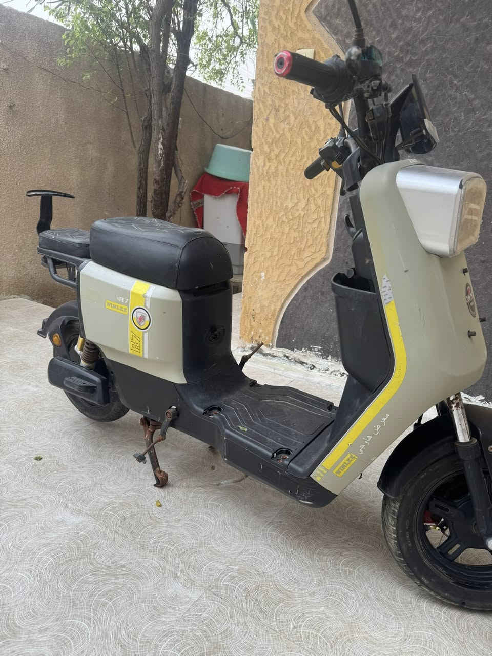 دراجه شحن
دراجه r7  عطل مامعروف وكفت فجأه خفت  سرعتها اعتقد بطاريات السعر 160 الف - شط العرب الجزيره اليوبه   كوم حديد ابيع (الملحقات شاحنه +سله اماميه 

***********
