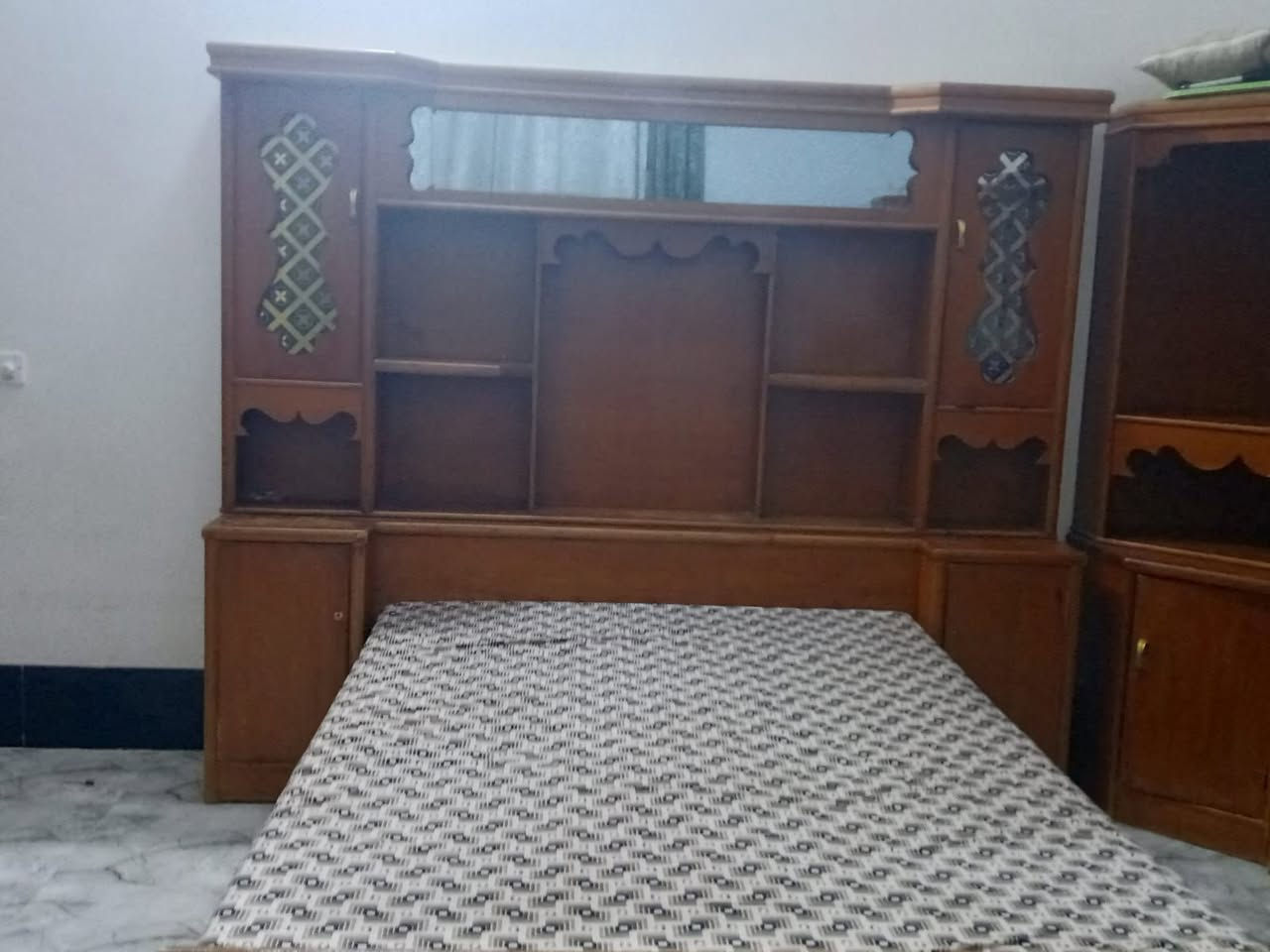السلام عليكم غرفة حطاطة خشب ٧ قطع 
السعر ٧٠٠ ومجالك حك كروتك 
مكاني جزيرة الخالدية


**إذا كنت صاحب هذا الإعلان وتريد حذفه لأي سبب، رجاءا أرسل رسالة إلى الدعم الفني**