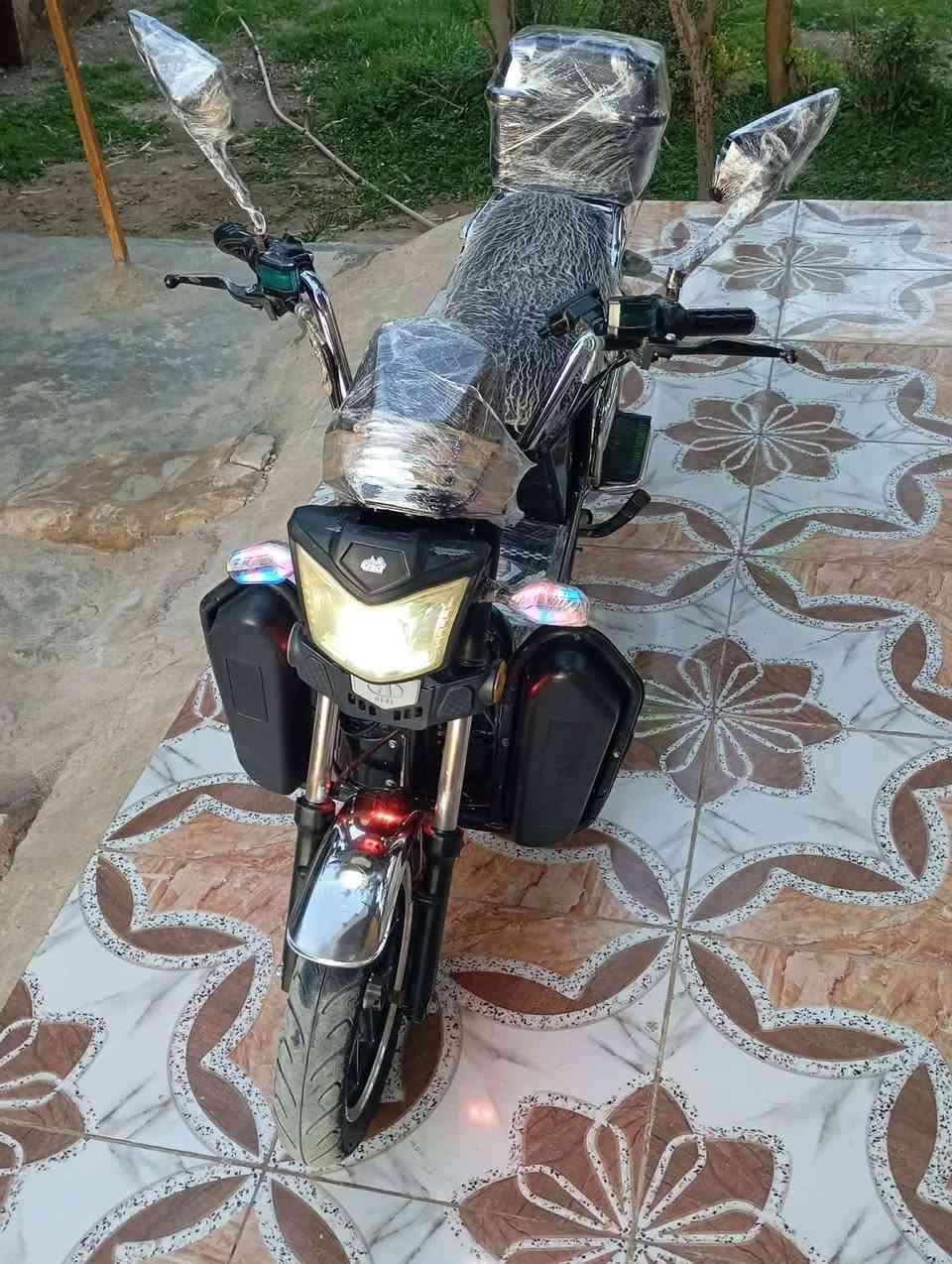 السلام عليكم يوجد موطور هايوشه شحن للبيع البطارياته ولي السعر 450 موطور جديد ما بي أينقص وتخم تاير جديد العنوان الدولاب قرب مالعب الدولاب الكبير الأتصال على الرقم ***********
