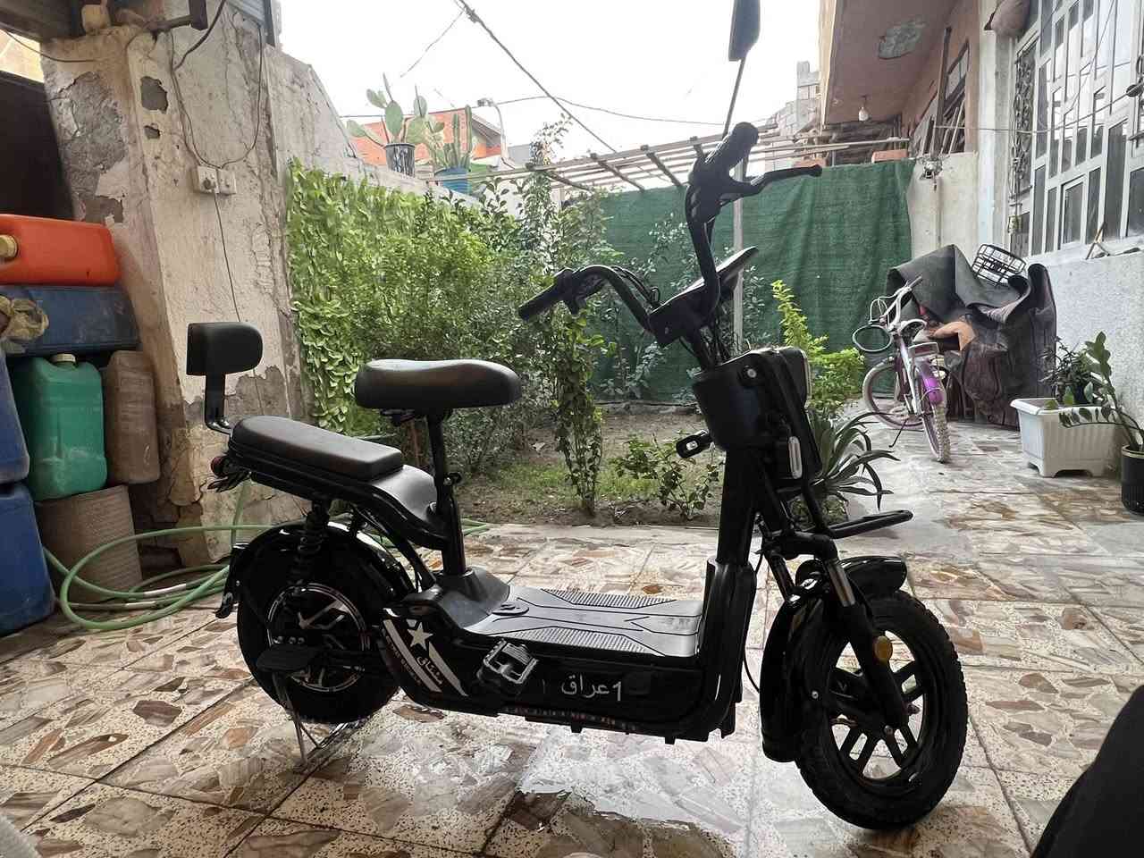 للبيع سرعه بلعداد تقره ١٠٠ حجم ٢٤ بس ممتاكد جديده قفله ١٧٥ 
مكاني بغداد *********** السله الاماميه موجوده بس شايله
